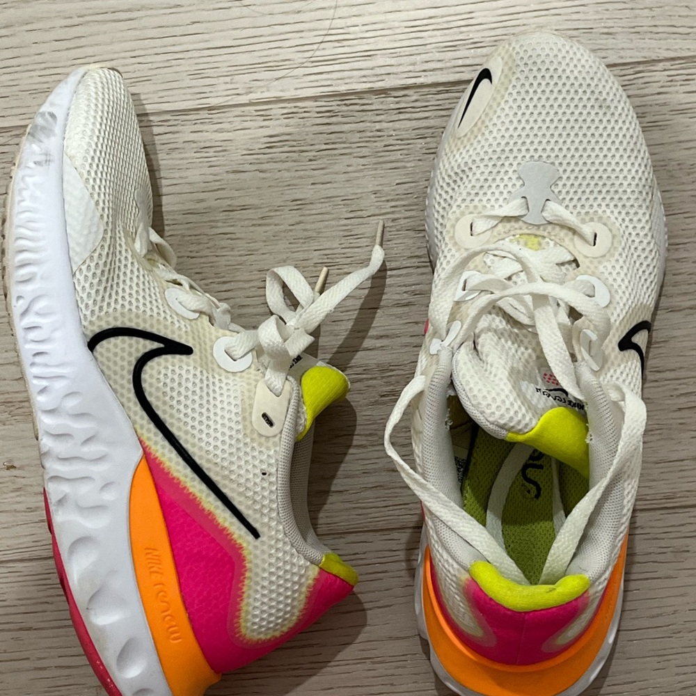 Nike Renew Women's Sneakers